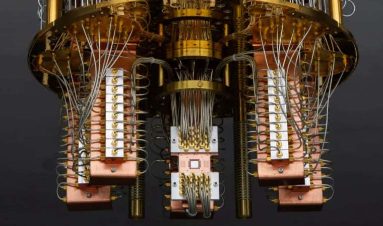 IBM Kuantum Bilgisayarı Süper Bilgisayarı Yendi