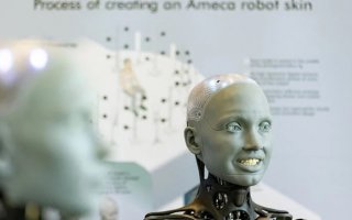 İnsansı Robot Meydan Okudu: Dünyayı Daha İyi Yönetiriz