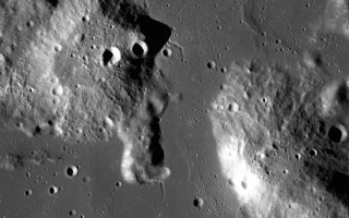 NASA, İlk Japon Özel Sektör Uzay Aracının Ay Yüzeyindeki Enkazını Tespit Etti