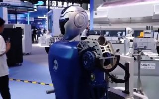 Robot Çizerler Bilim ve Teknoloji Forumunun Gözdesi Oldu